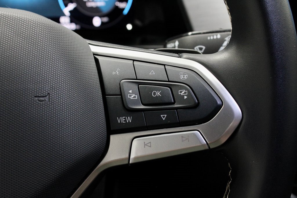 Used 2025 Volkswagen Atlas Cross Sport SE image 27