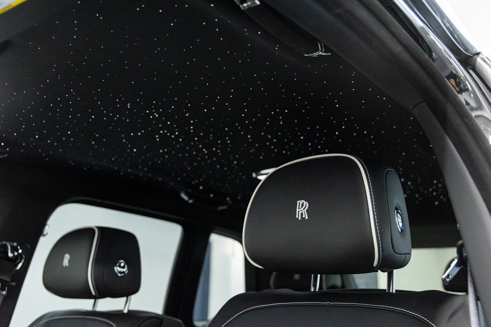 New 2027 Rolls-Royce Cullinan AWD/4WD image 31