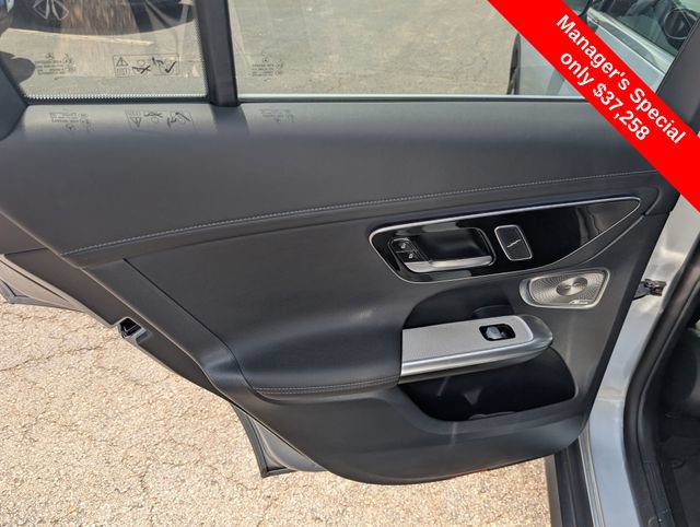 Used 2024 Mercedes-Benz GLC 300 4MATIC image 10
