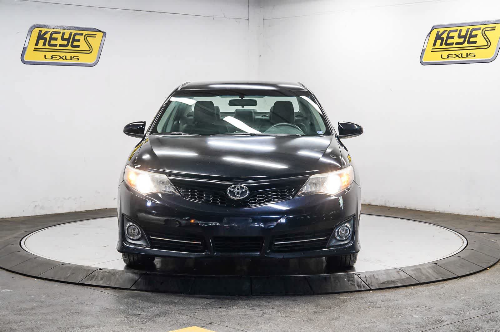 Used 2012 Toyota Camry SE FWD image 6