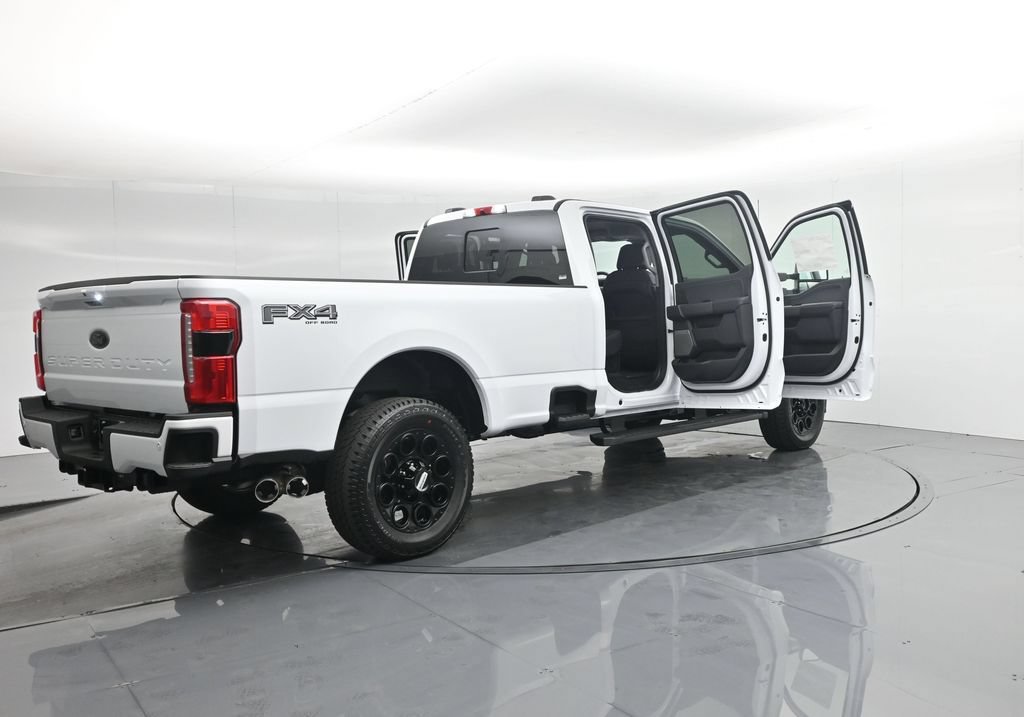 New 2026 Ford F250 Lariat w/ Black Appearance Package AWD/4WD image 32