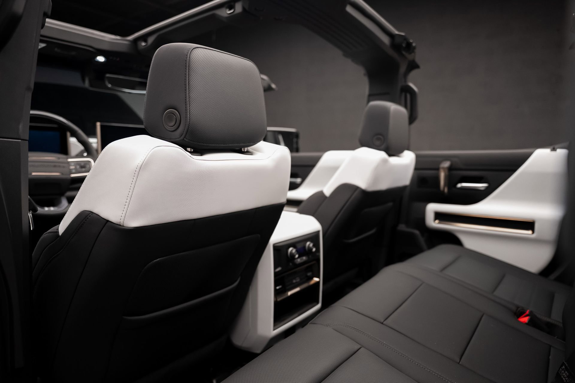 Used 2024 GMC Hummer EV 2X w/ Extreme Off-Road Package image 72