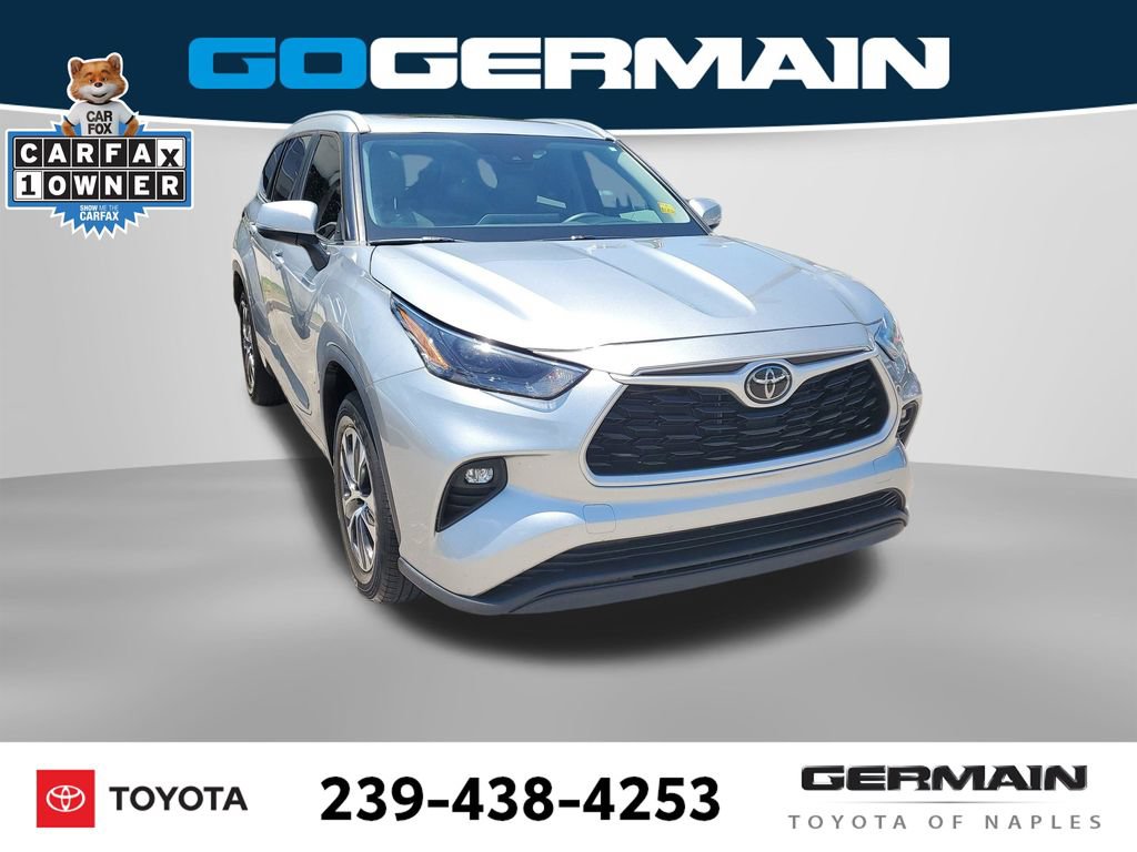 Used 2023 Toyota Highlander XLE FWD image 4
