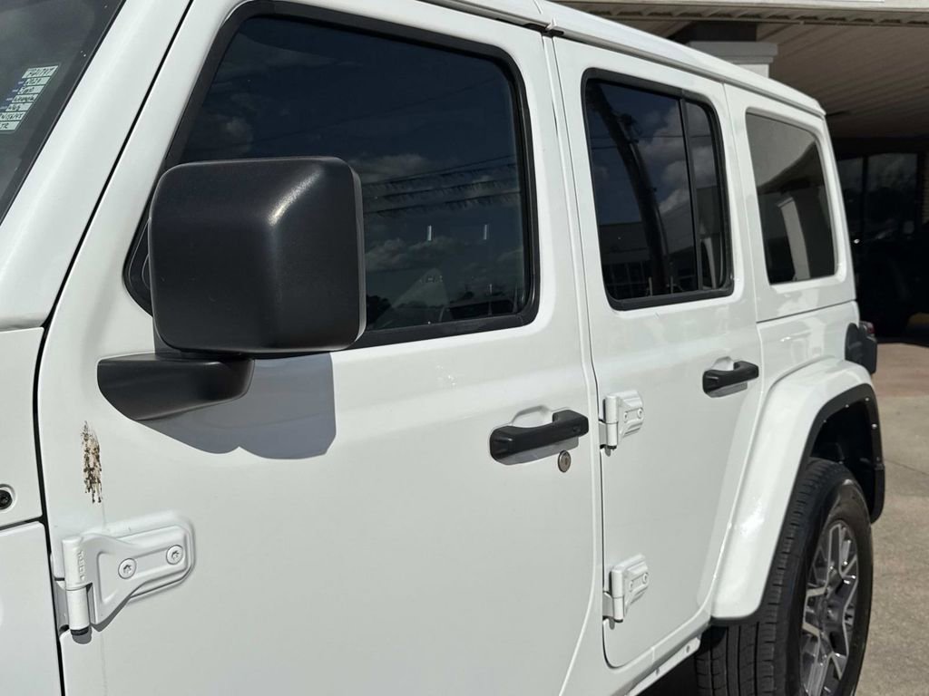 Used 2024 Jeep Wrangler Sahara image 7