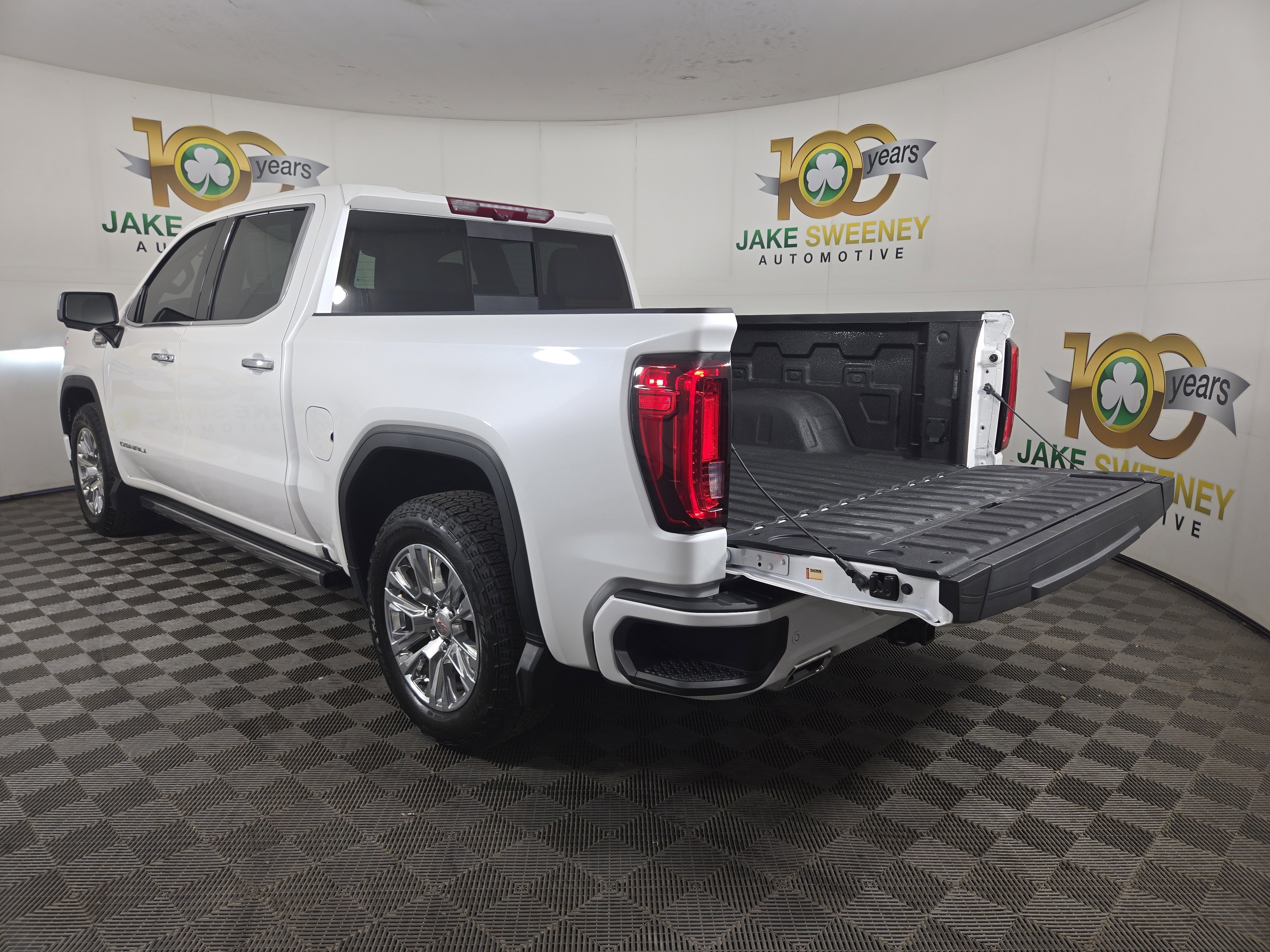 Certified 2024 GMC Sierra 1500 Denali w/ Technology Package AWD/4WD image 30