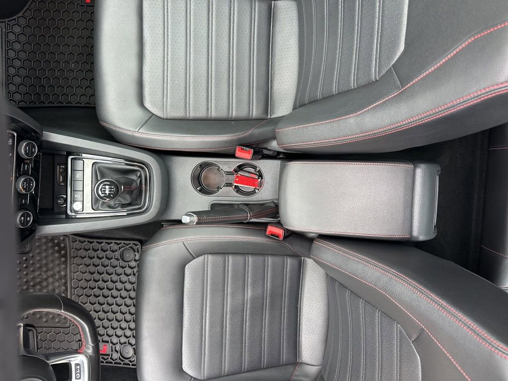 Used 2017 Volkswagen Jetta GLI image 34