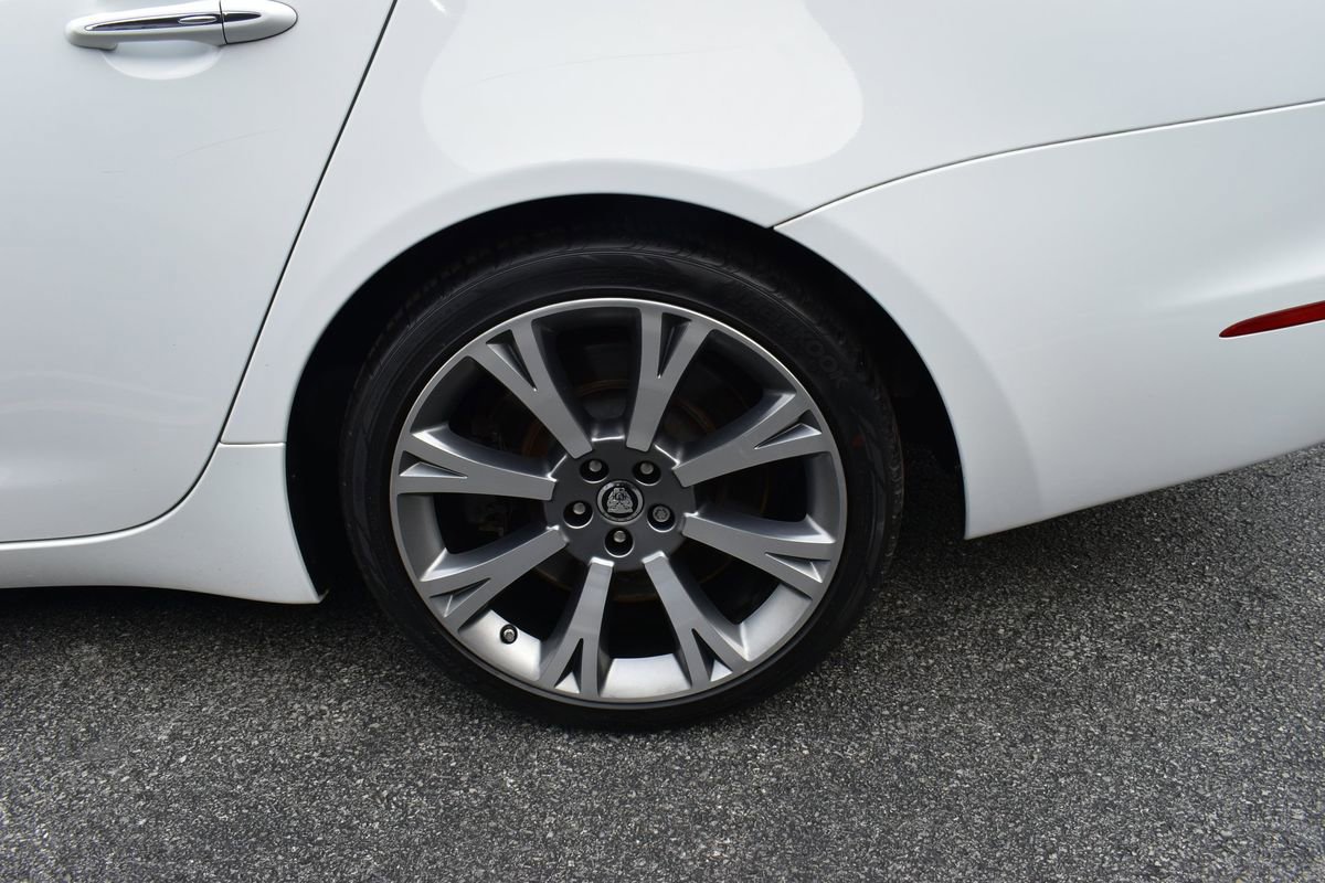 Used 2013 Jaguar XJ L Supercharged image 49