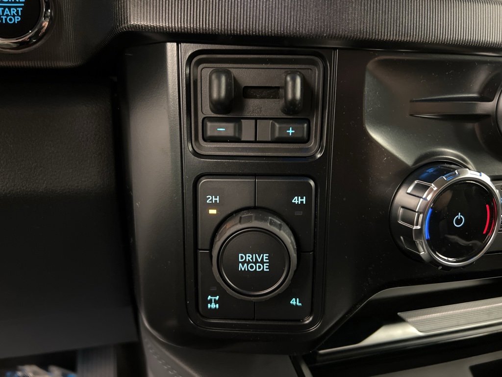 New 2025 Ford F250 Platinum image 17