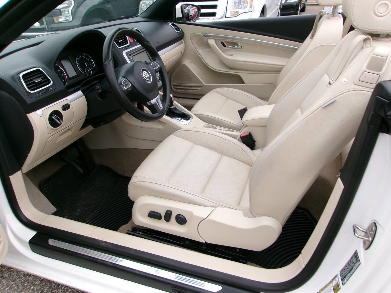 Used 2013 Volkswagen Eos Komfort image 6