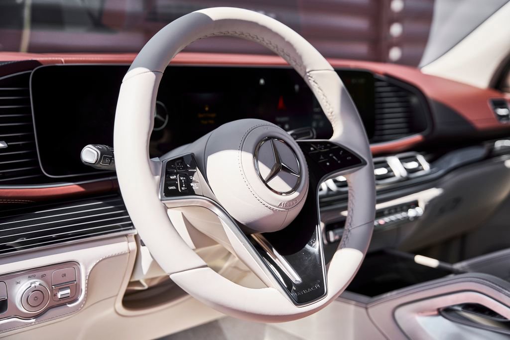 Used 2026 Mercedes-Benz Maybach GLS 600 4MATIC image 39