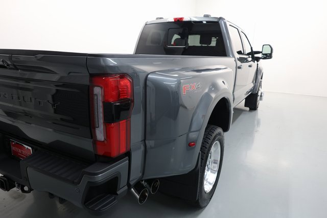 Used 2025 Ford F450 Platinum w/ FX4 Off-Road Package image 78