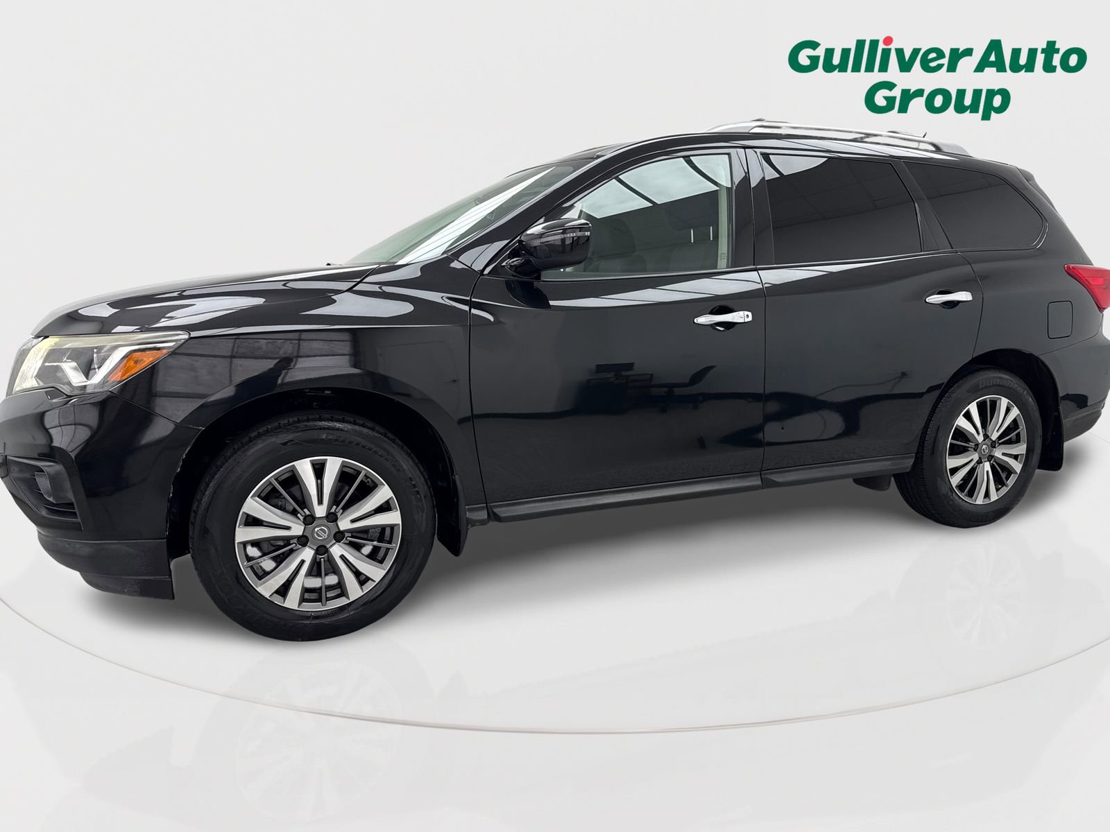 Used 2018 Nissan Pathfinder SV w/ SV All Weather Package AWD/4WD image 2