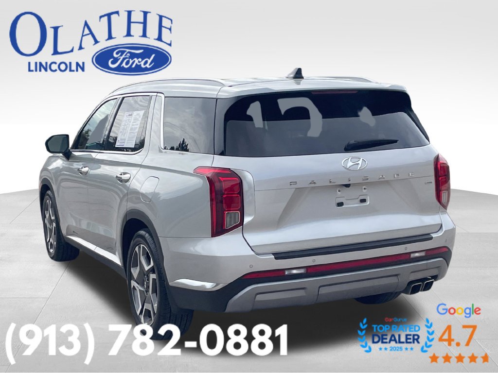 Used 2023 Hyundai Palisade Limited w/ Winter Package AWD/4WD image 3