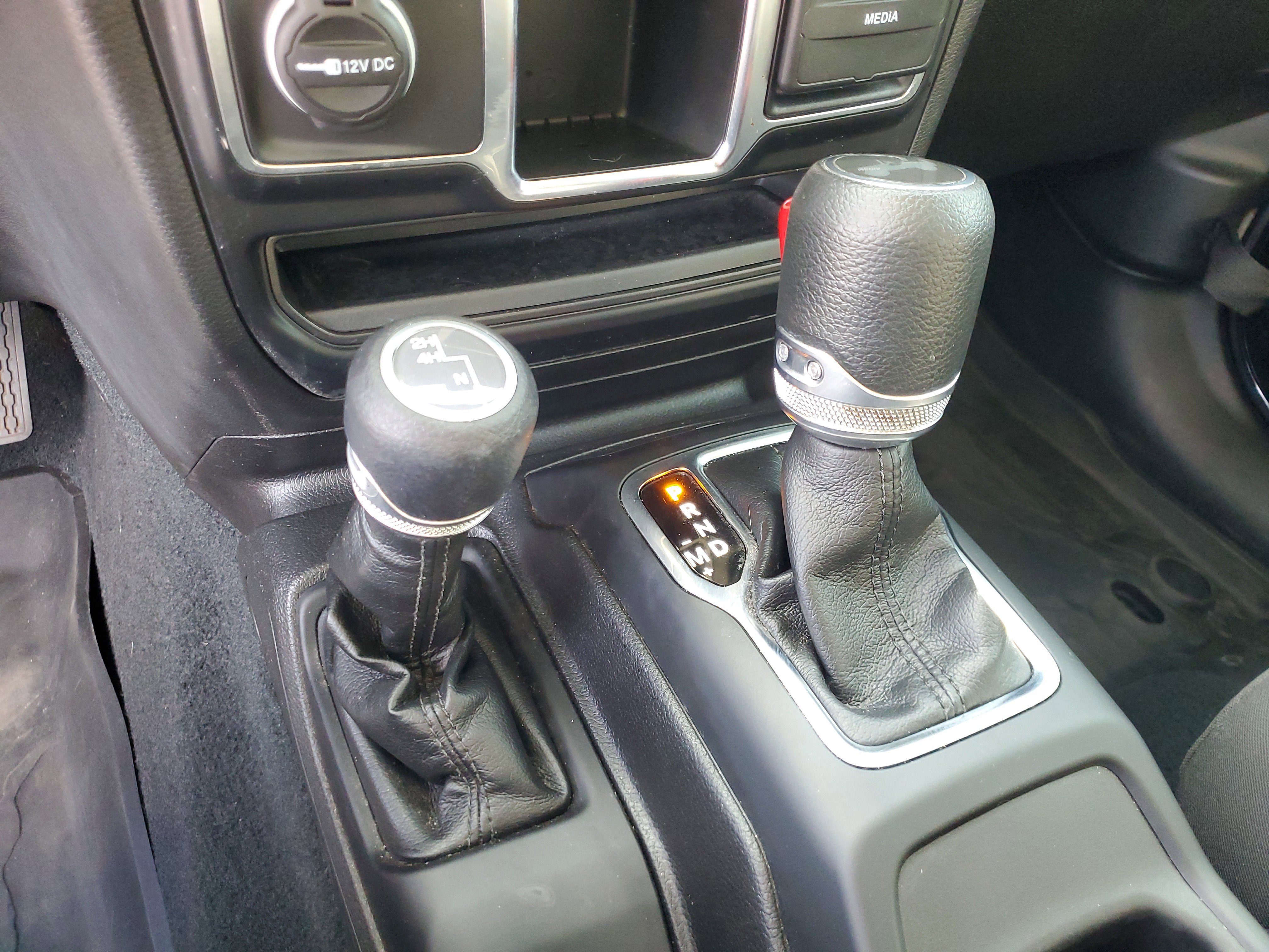 Used 2023 Jeep Wrangler Sport image 21