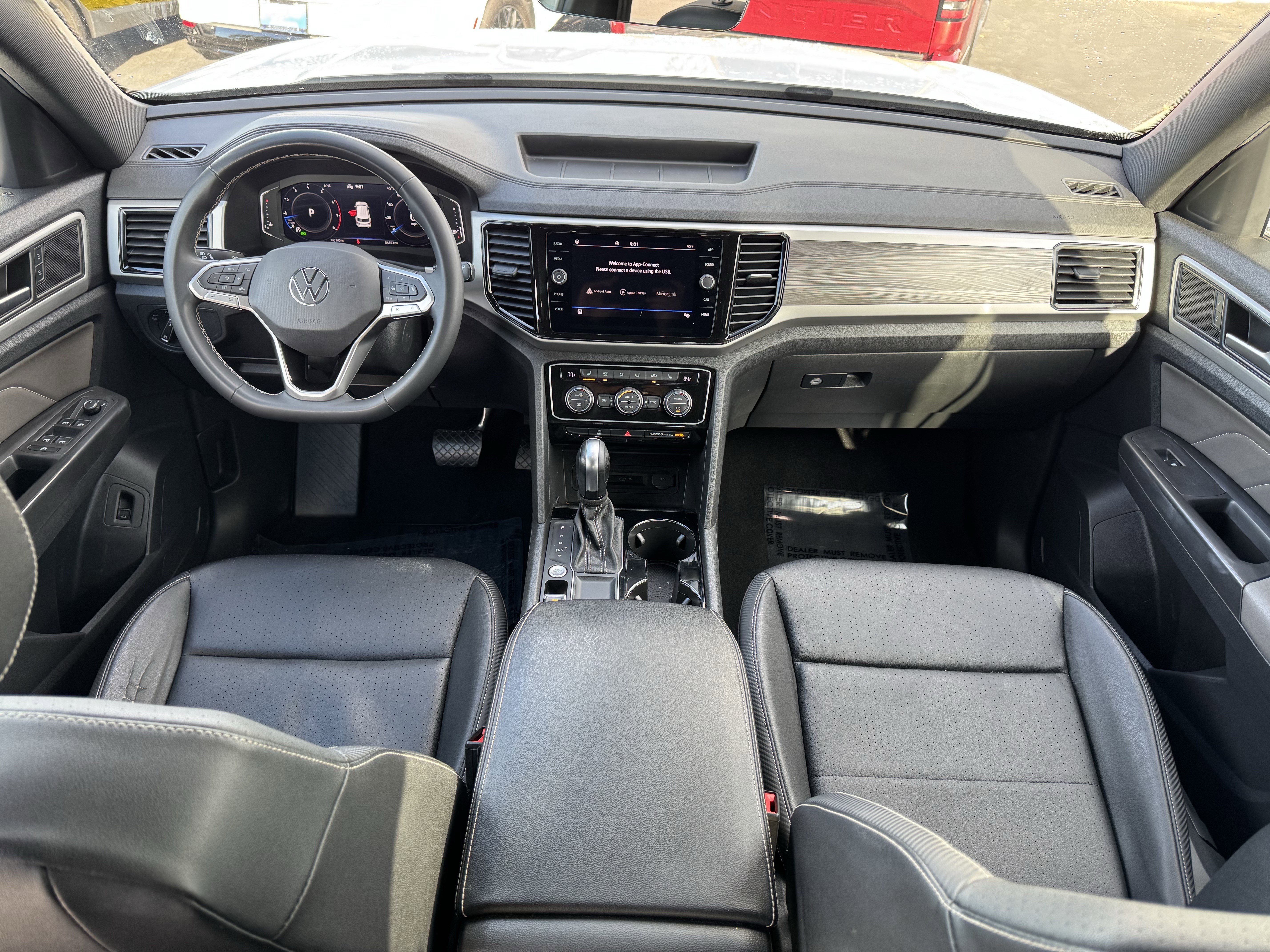 Certified 2023 Volkswagen Atlas Cross Sport SE w/ Black Wheel Package image 32