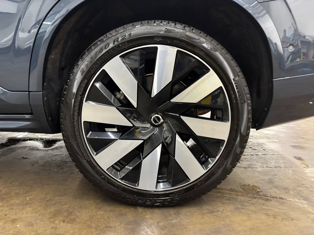 Certified 2025 Volvo XC90 T8 Plus w/ Protection Package Premier AWD/4WD image 34