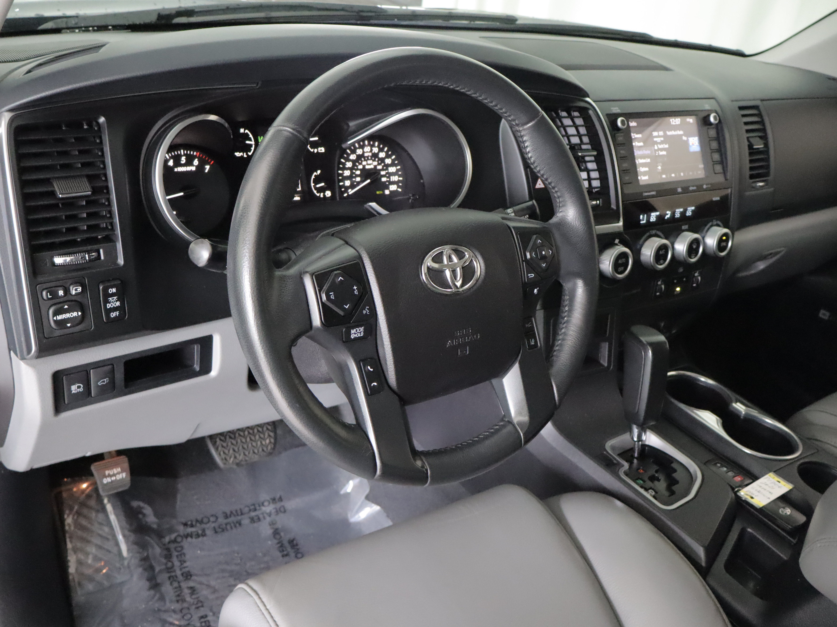 Used 2021 Toyota Sequoia Limited w/ Safety & Convenience Package AWD/4WD image 13