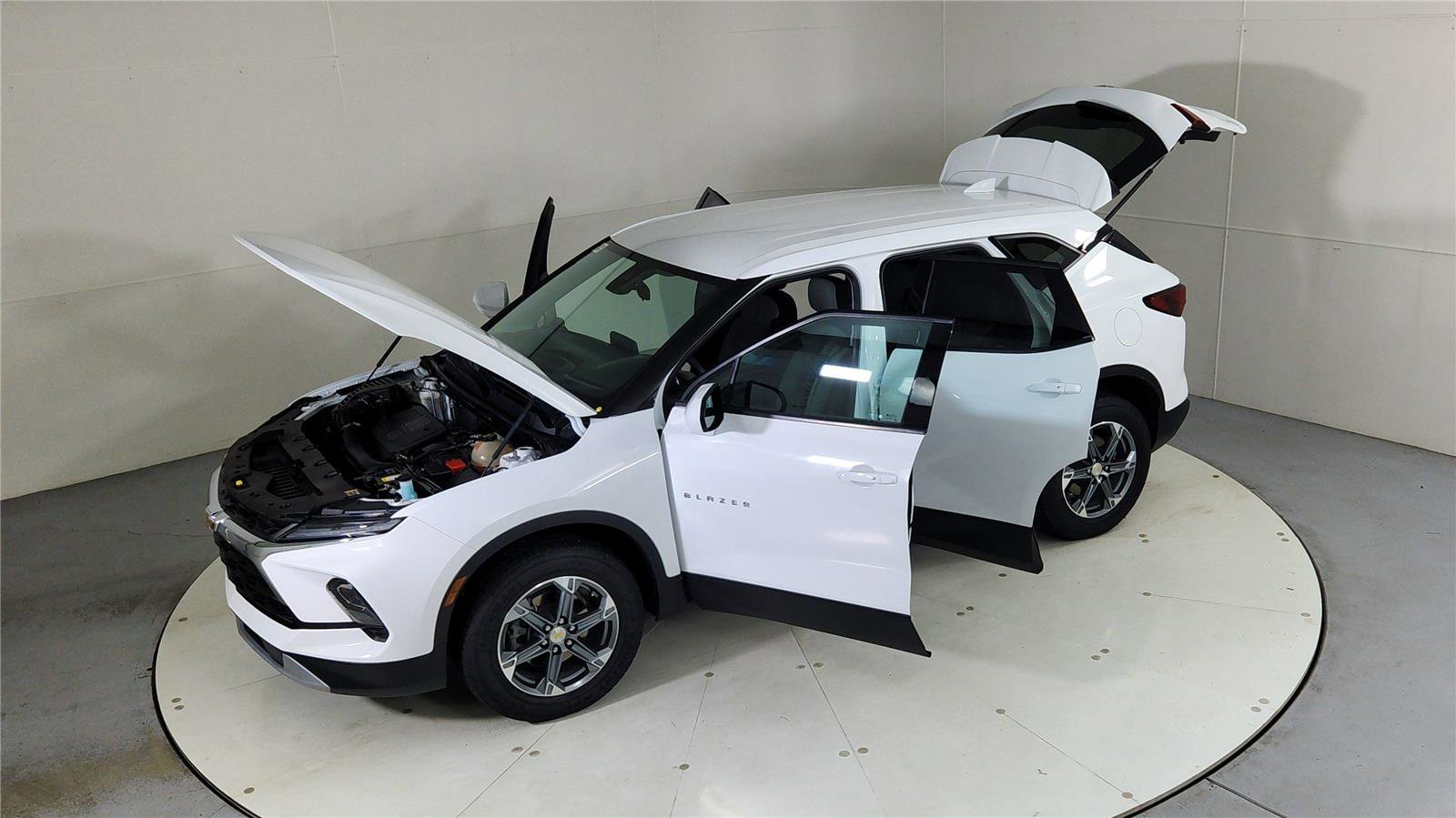 Used 2023 Chevrolet Blazer LT image 44