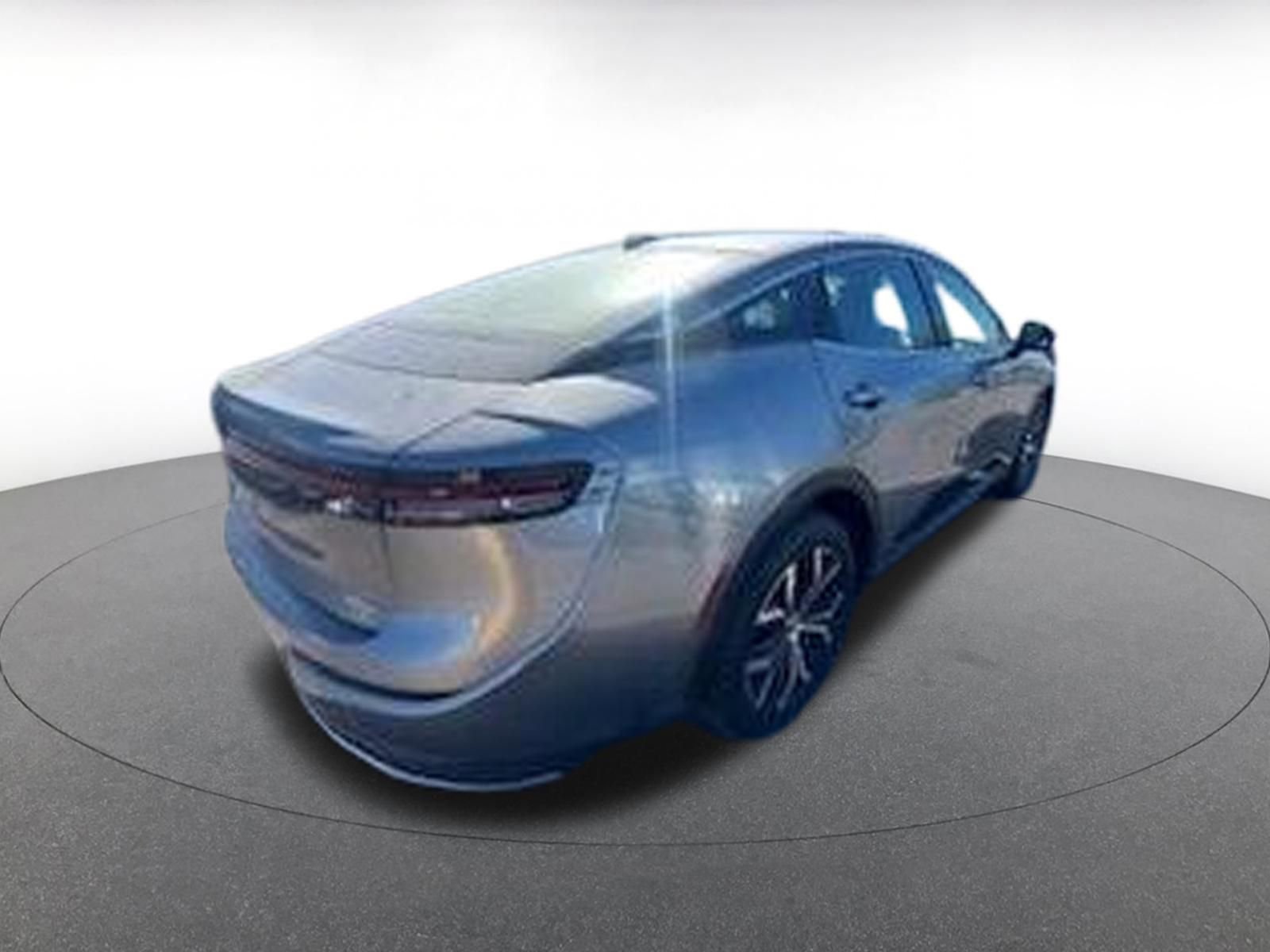 Used 2025 Toyota Crown XLE image 9