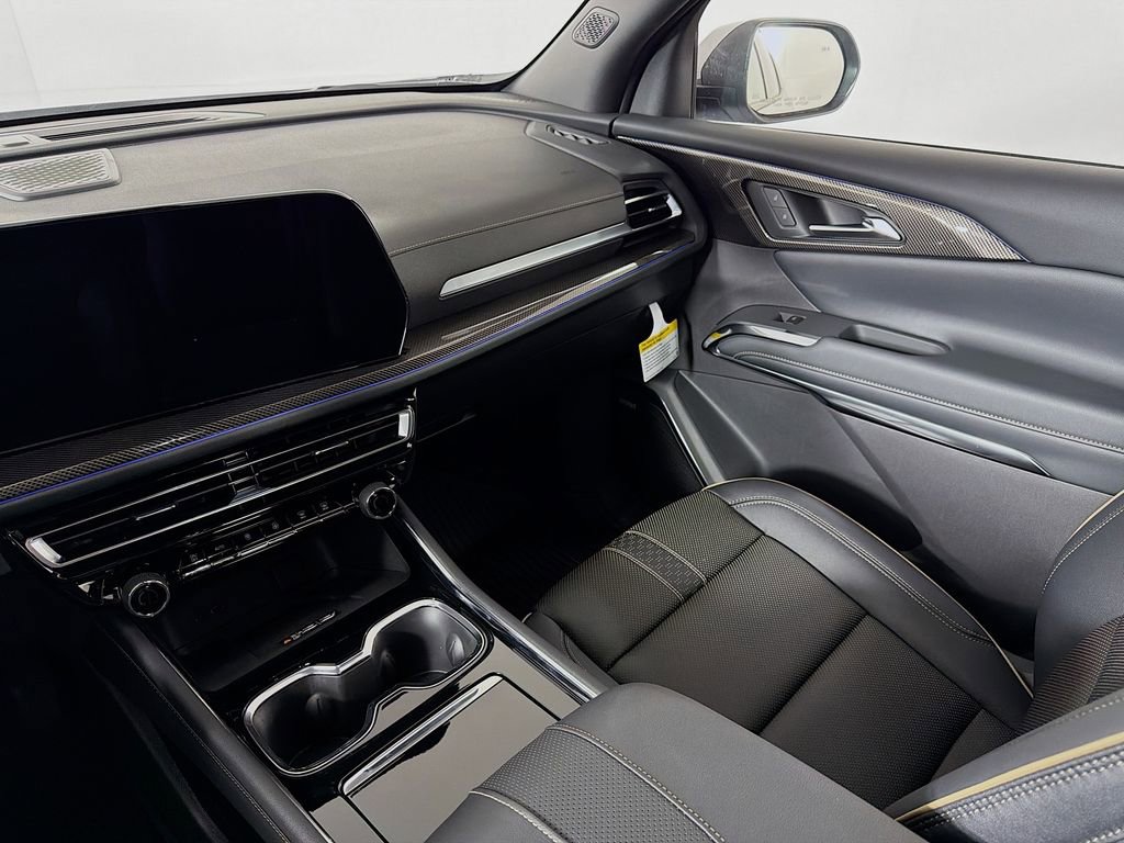 New 2026 Chevrolet Traverse High Country w/ LPO, Floor Liner Package AWD/4WD image 25