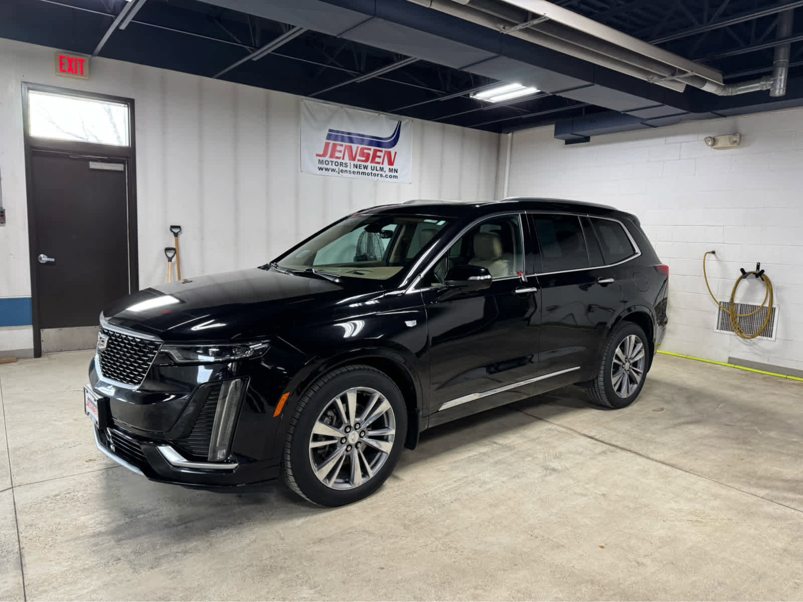 Used 2020 Cadillac XT6 Premium Luxury w/ Platinum Package image 1