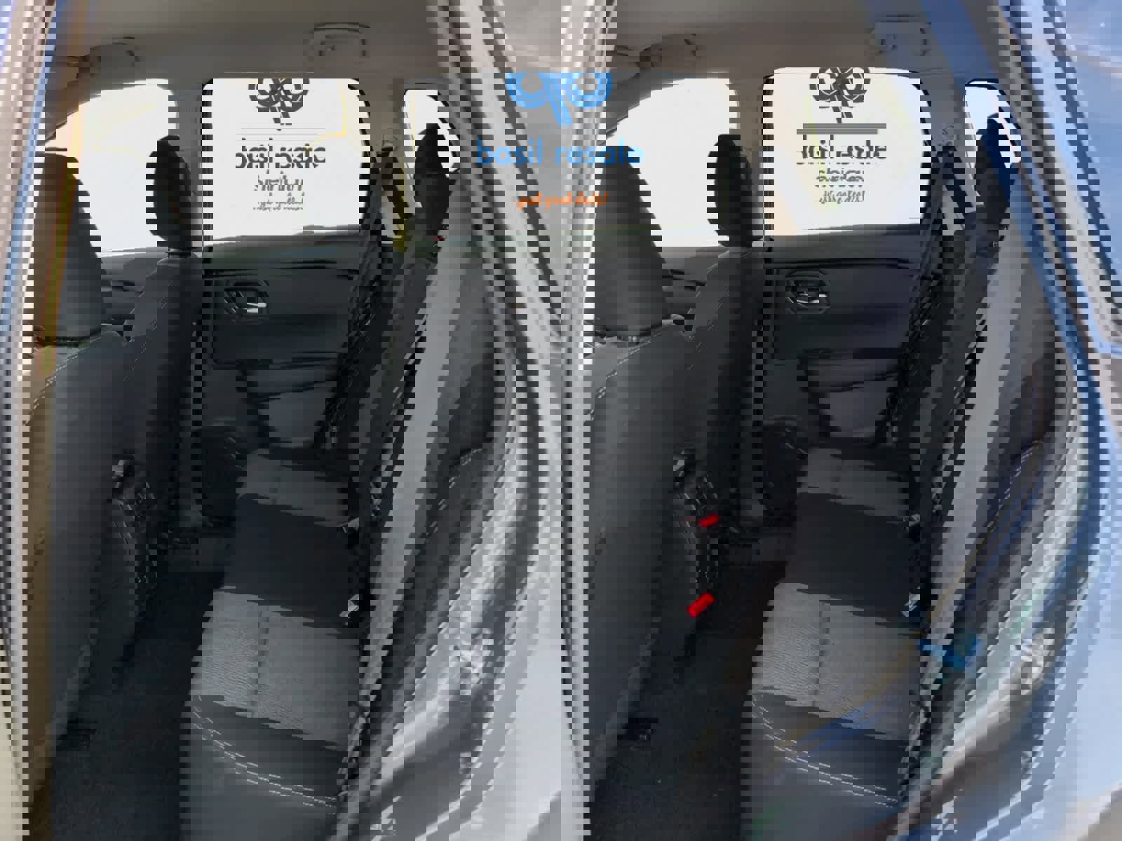Used 2025 Nissan Rogue SV image 19