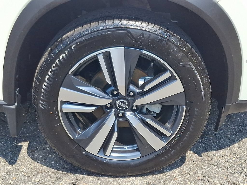 Certified 2023 Nissan Rogue SL w/ SL Premium Package AWD/4WD image 9