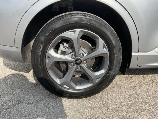 Used 2024 Ford Escape ST-Line w/ Cold Weather Package FWD image 11