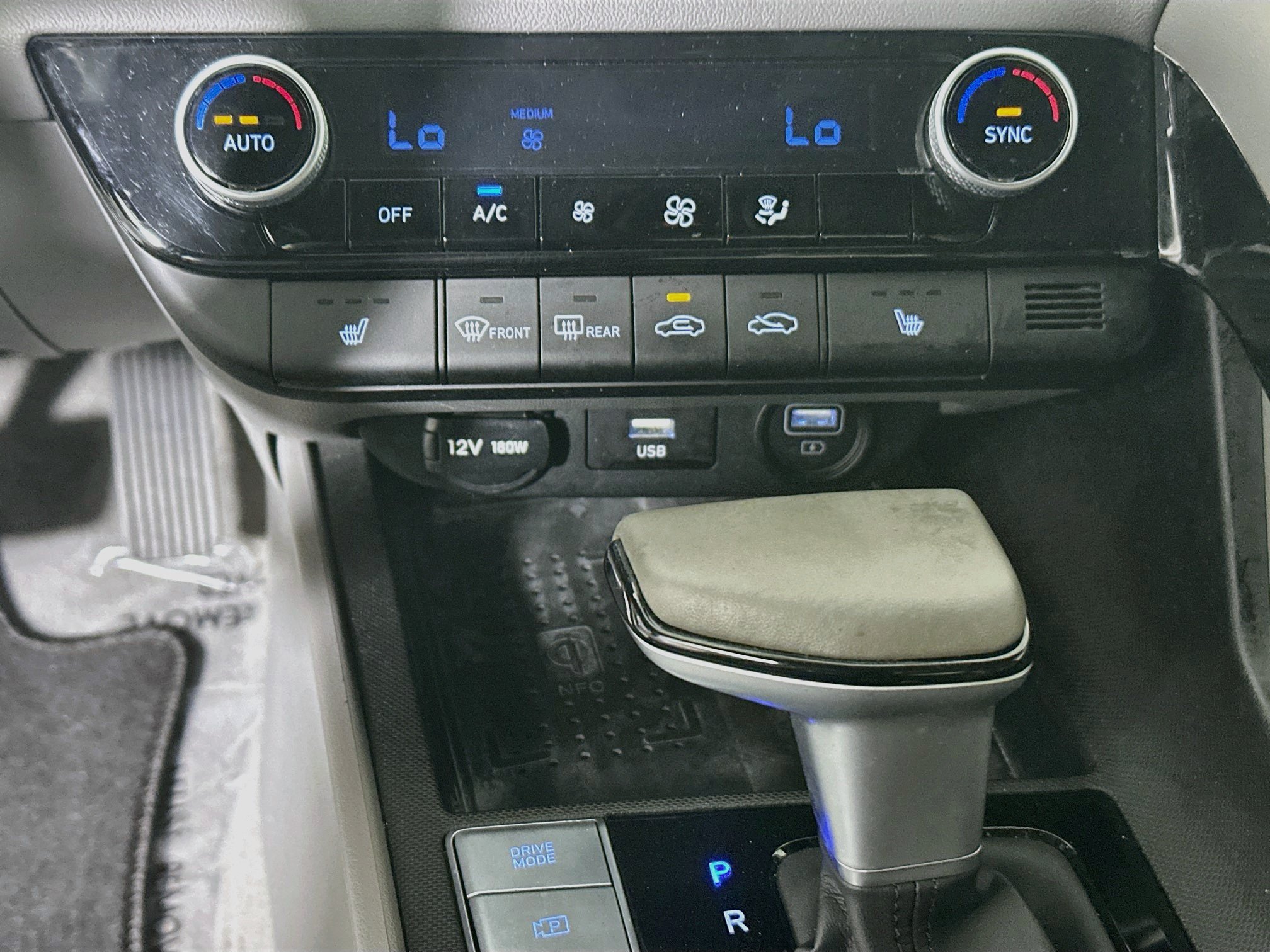 Used 2022 Hyundai Elantra SEL w/ Convenience + Premium Package FWD image 23