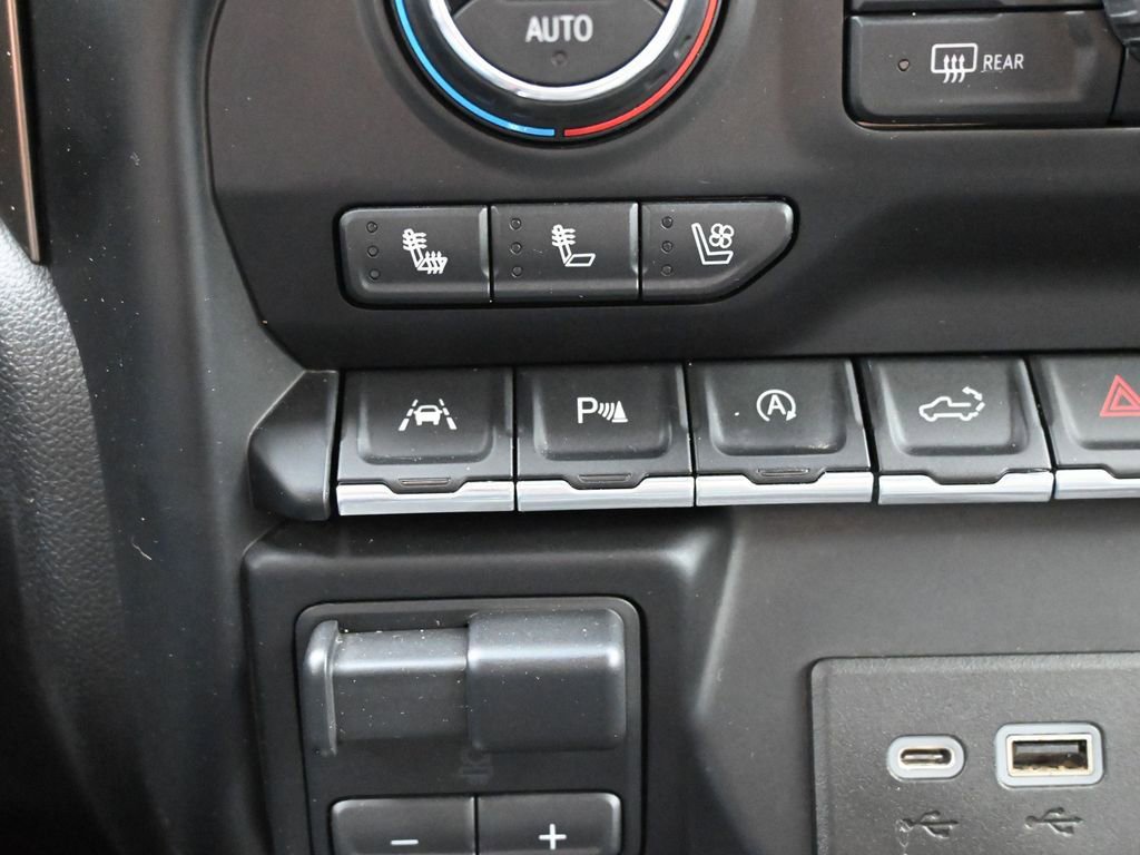 Used 2020 Chevrolet Silverado 1500 High Country image 16