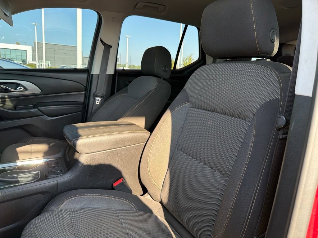 Used 2019 Chevrolet Traverse LT w/ LPO, Floor Liner Package AWD/4WD image 13
