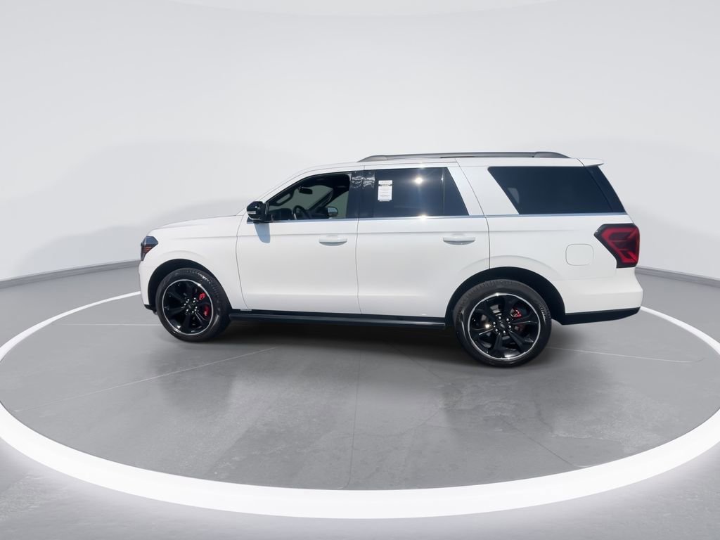 Used 2024 Ford Expedition Limited AWD/4WD image 5