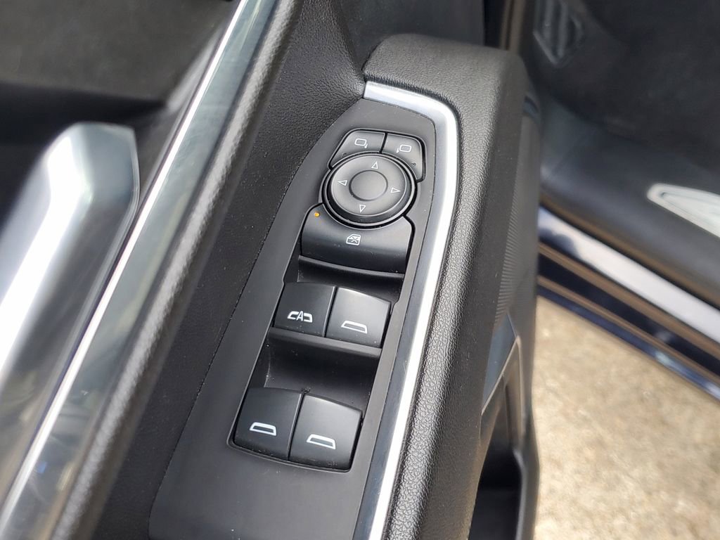 Used 2023 Chevrolet Silverado 1500 LT AWD/4WD image 18