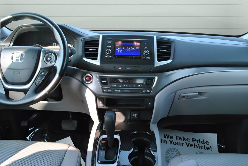 Used 2017 Honda Ridgeline RTL image 11
