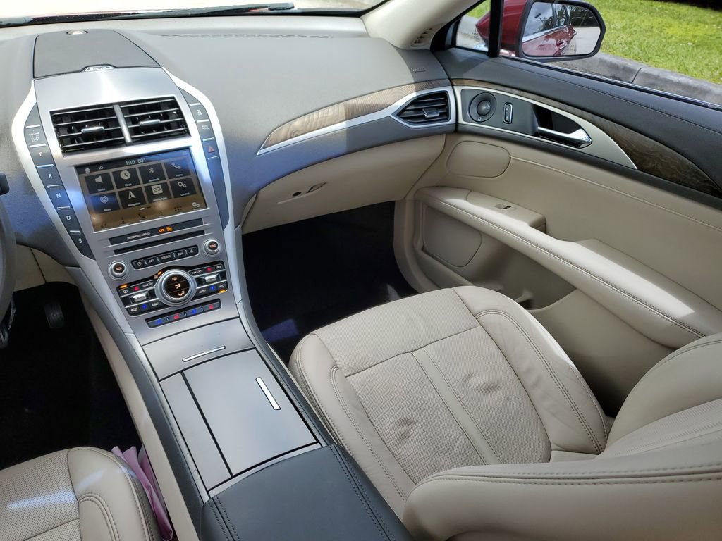 Used 2017 Lincoln MKZ Reserve FWD image 17
