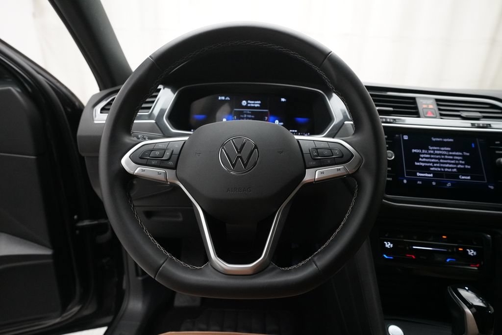 Used 2024 Volkswagen Tiguan SE AWD/4WD image 4