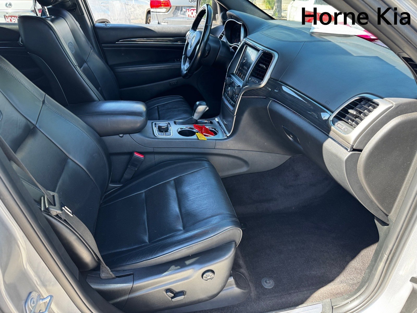 Used 2018 Jeep Grand Cherokee Overland image 25