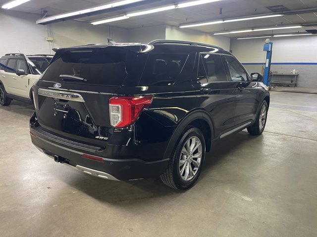 Certified 2023 Ford Explorer XLT w/ Equipment Group 202A AWD/4WD image 7
