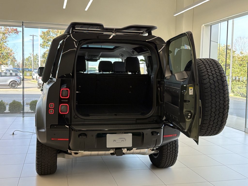 New 2026 Land Rover Defender 110 S AWD/4WD image 12