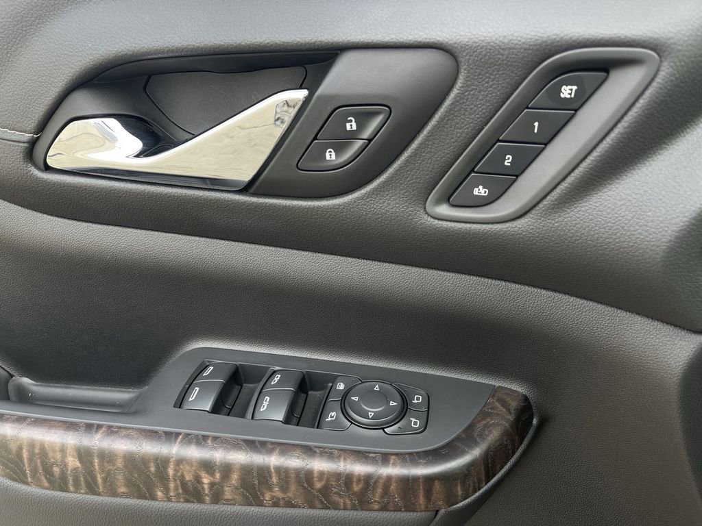 Used 2022 GMC Acadia Denali w/ Denali Ultimate Package FWD image 23