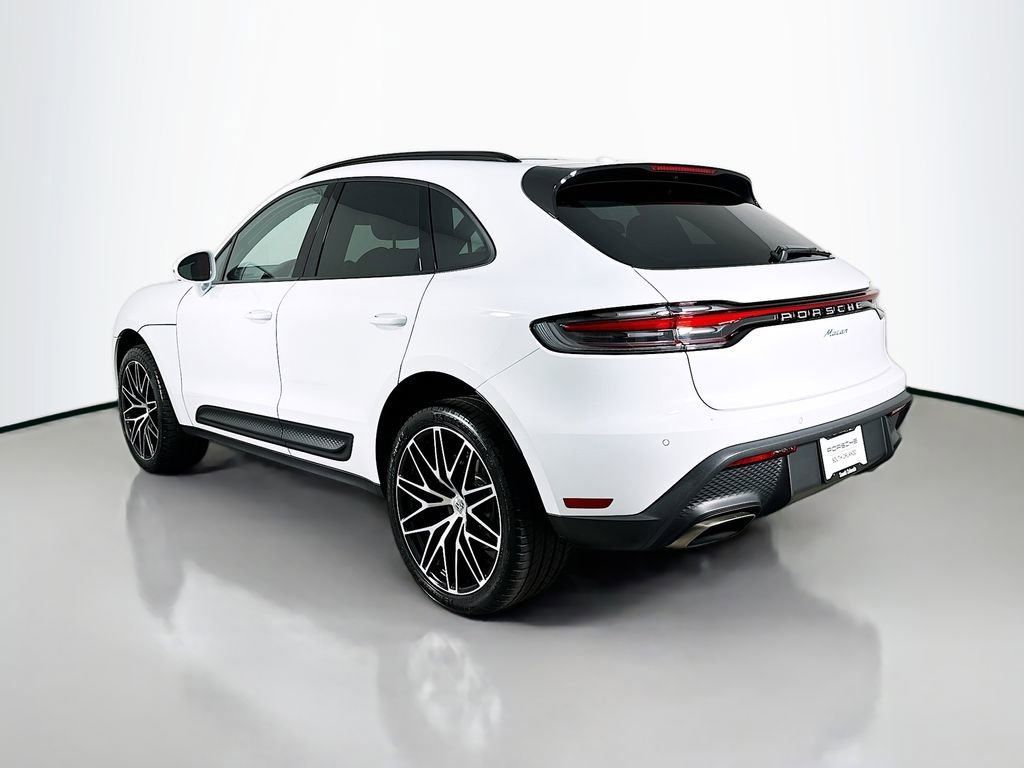 Certified 2026 Porsche Macan AWD/4WD image 3