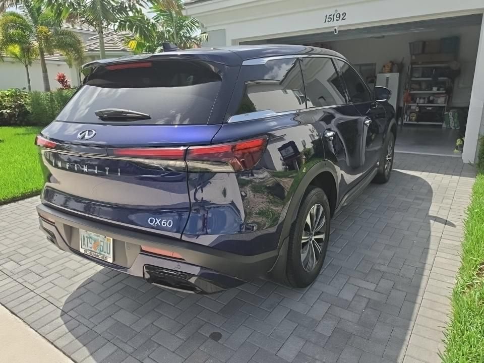 Used 2023 INFINITI QX60 Pure FWD image 4