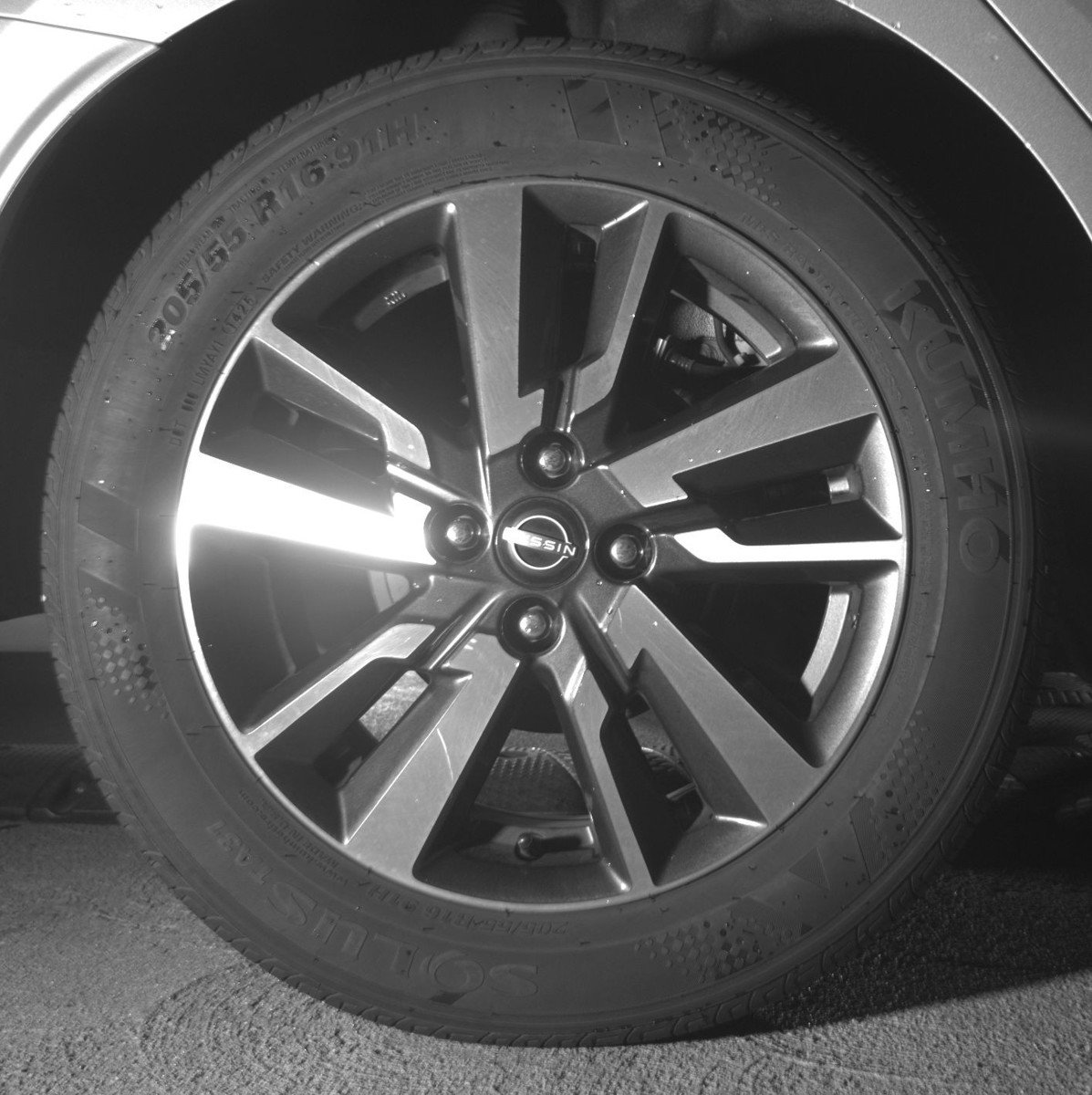 Used 2025 Nissan Versa SV image 15