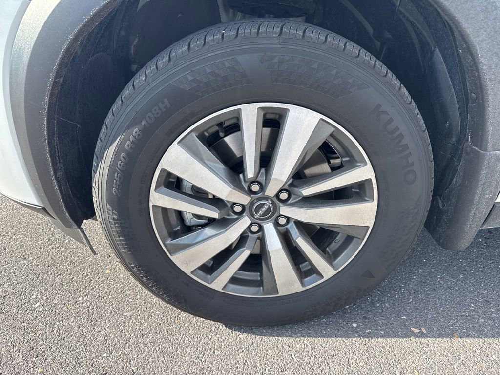 Used 2025 Nissan Pathfinder SL w/ Cargo Package image 14