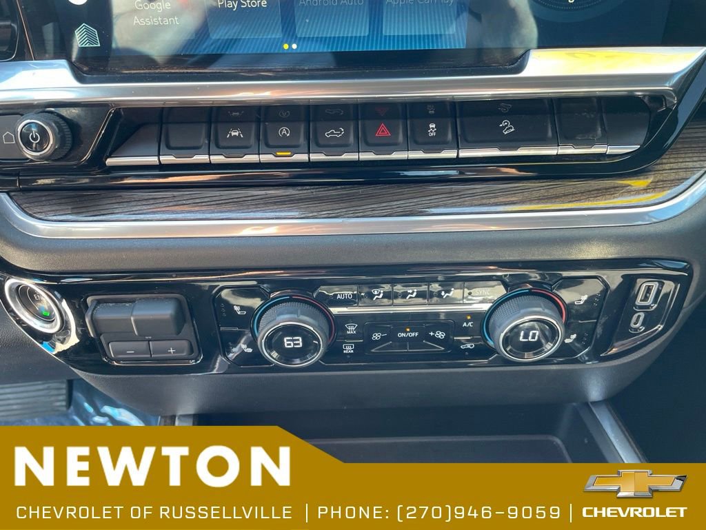 Used 2022 Chevrolet Silverado 1500 LT w/ Z71 Off-Road Package AWD/4WD image 13
