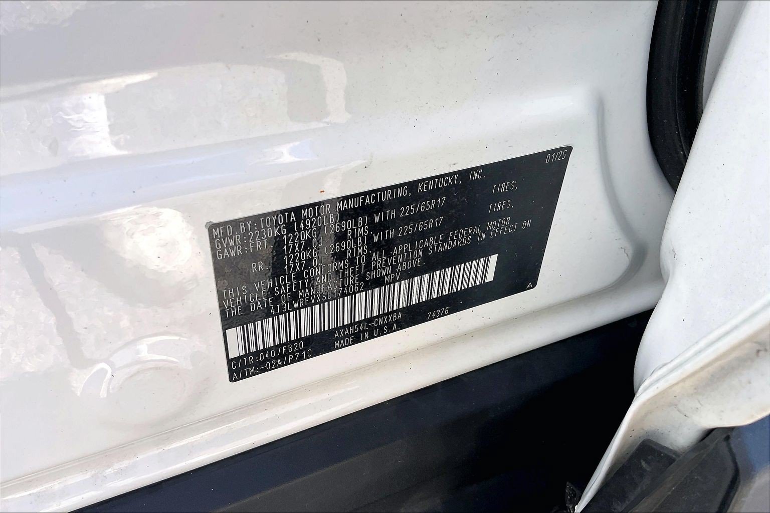 Used 2025 Toyota RAV4 LE AWD/4WD image 36
