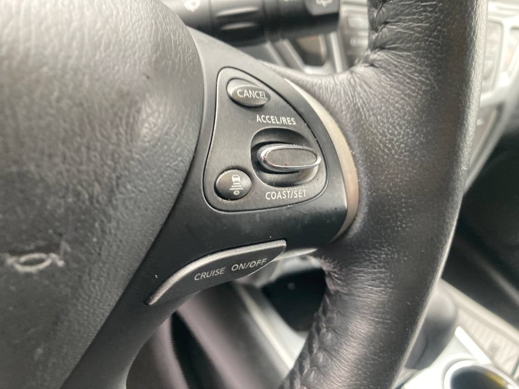 Used 2020 Nissan Pathfinder SL AWD/4WD image 43