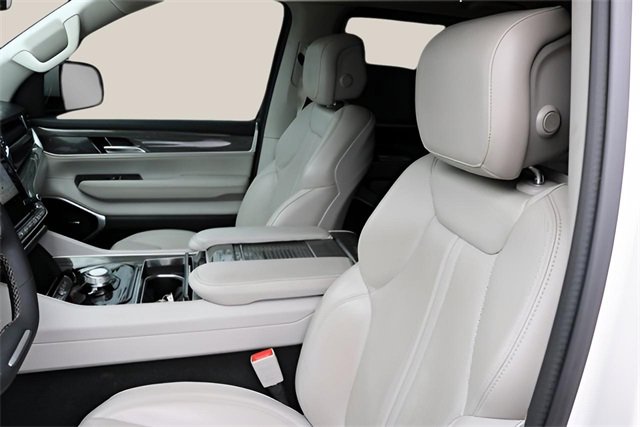 Used 2022 Jeep Wagoneer Series III image 11