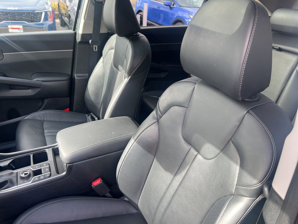 Certified 2025 Kia Sorento S w/ Panoramic Sunroof Package image 5