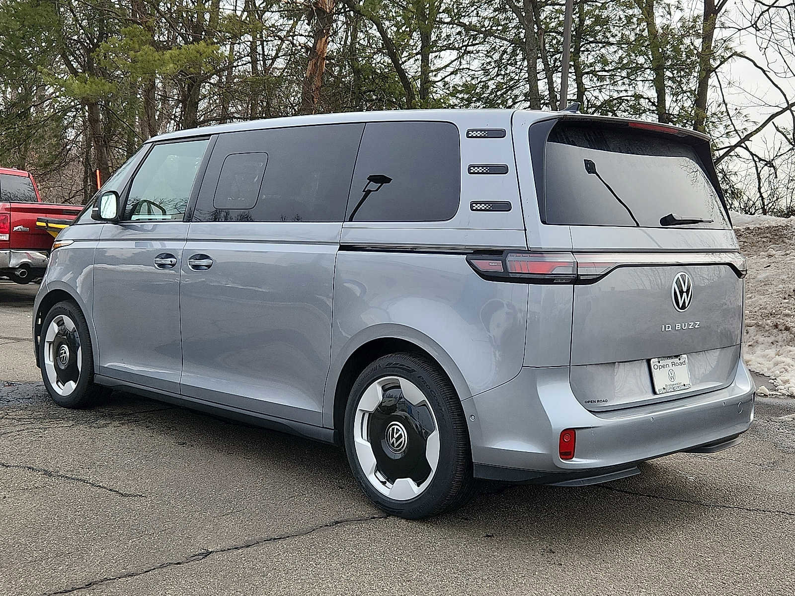 Used 2025 Volkswagen ID. Buzz Pro S image 4
